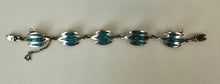 Load image into Gallery viewer, Vintage Taxco Mexico Double Leaf Sterling Turquoise Chip Inlay Link 7" Bracelet (25.4g)