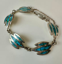 Load image into Gallery viewer, Vintage Taxco Mexico Double Leaf Sterling Turquoise Chip Inlay Link 7" Bracelet (25.4g)