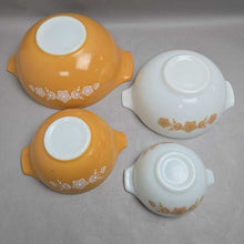 Load image into Gallery viewer, Set of 4 Pyrex Butterfly Gold Cinderella Nesting Bowls (#441, #442, #443, #444) (4.5x13x10.25)