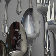 Load image into Gallery viewer, Oneida Community Stainless Steel Flatware Set - Chantelaine (85pc)