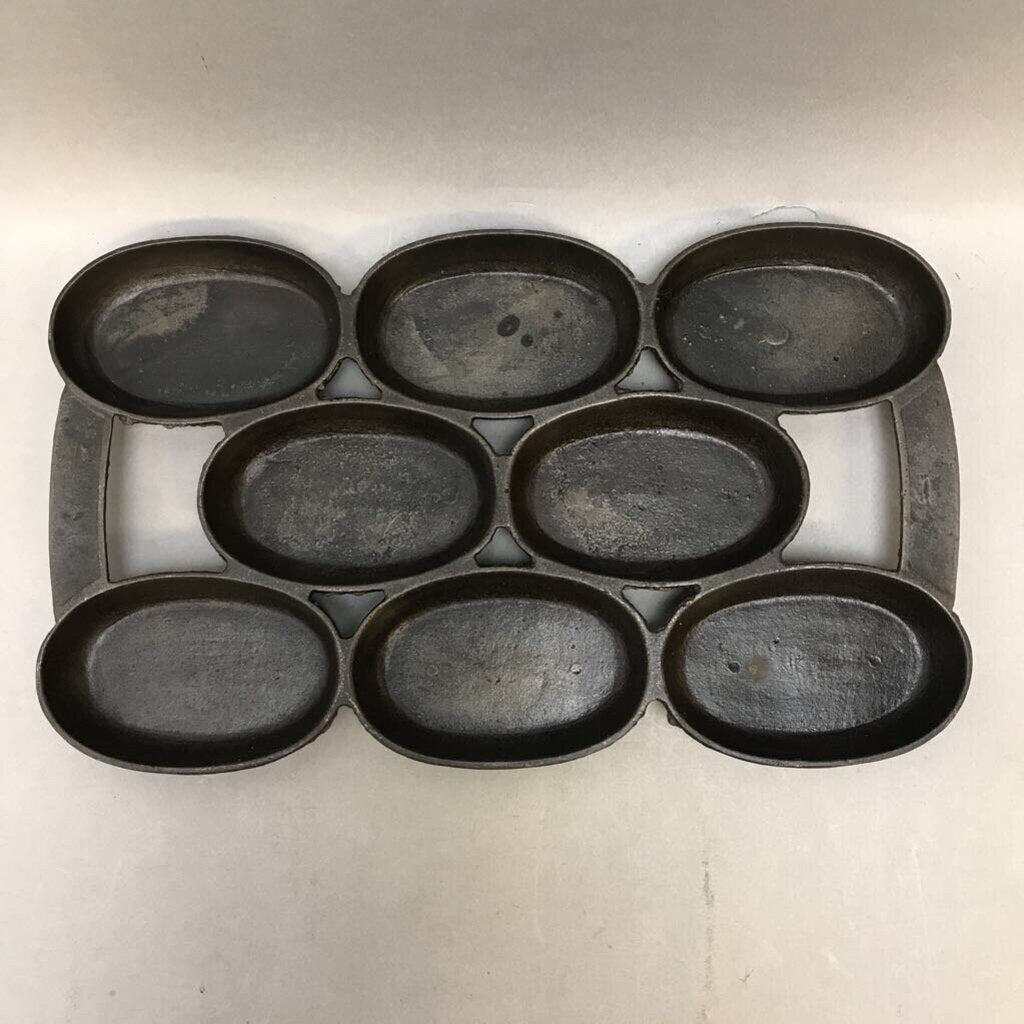 Vintage Cast Iron Biscuit Muffin Gem Pan 