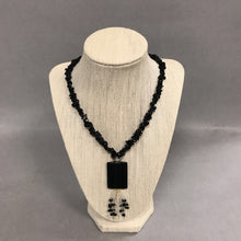 Load image into Gallery viewer, Onyx Chip Bead w/ Clear Seed Beads Necklace
