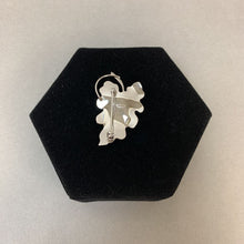 Load image into Gallery viewer, Sterling Leaf Pin
