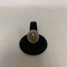 Load image into Gallery viewer, Silver Plated Labradorite Ring sz 7
