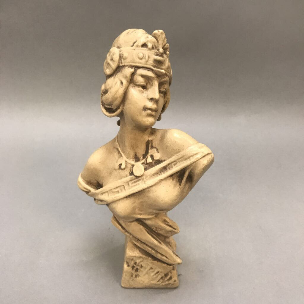 Vintage Lady Bust Sculpture / Figure (10