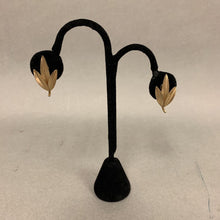 Load image into Gallery viewer, Vintage Krementz Goldtone Leaf Brooch Pin (3") &amp; Screw Earrings Set
