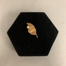 Load image into Gallery viewer, Vintage Krementz Goldtone Cultured Pearl Leaf Brooch Pin (1.5")
