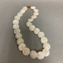 Load image into Gallery viewer, Vintage Mother of Pearl Overlapping Flat Bead Necklace (17&quot;)
