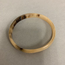 Load image into Gallery viewer, Vintage Carved Polished Horn Bangle Bracelet (2.5&quot;)
