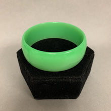 Load image into Gallery viewer, Vintage Green Moon Glow Lucite Bangle Bracelet (2.5&quot;)
