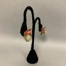 Load image into Gallery viewer, Joli Jewelry Czech Glass &amp; Resin Floral Earrings (1&quot;)
