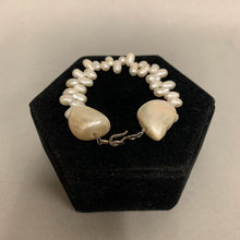 Load image into Gallery viewer, Freshwater Baroque Pearl Bracelet (7&quot;)
