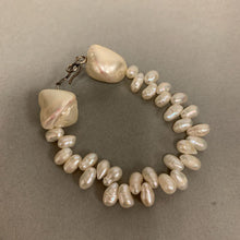 Load image into Gallery viewer, Freshwater Baroque Pearl Bracelet (7&quot;)
