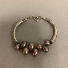 Load image into Gallery viewer, Sterling Bracelet w/ Gray Freshwater Pearls (6.5&quot;)
