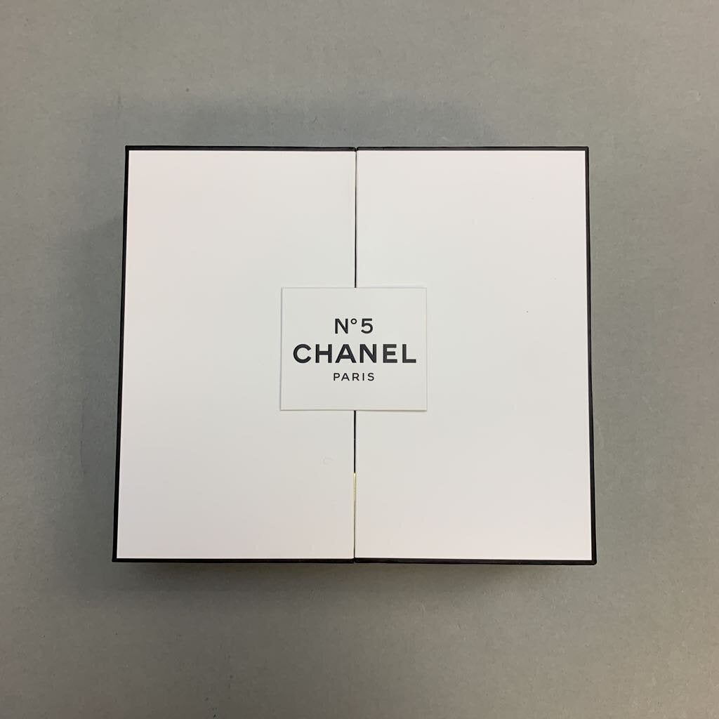 Chanel No. 5 Perfume Gift Box (Empty) (6.5x7.5x2.5