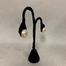 Load image into Gallery viewer, Replica Italian Faux Pearl Clip Earrings
