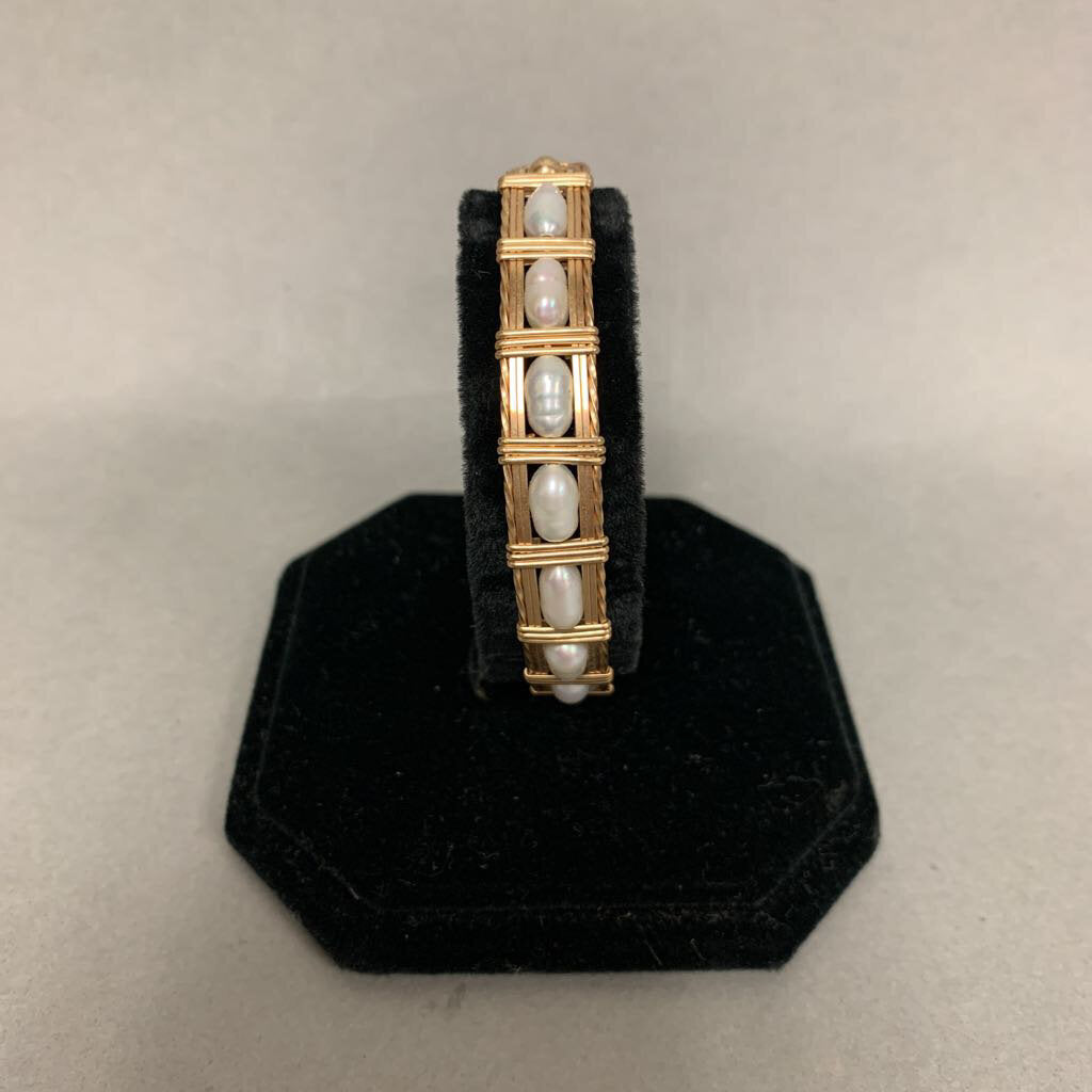 Artisan Made 10K Gold Wire Freshwater Pearl Bracelet (9.7g)