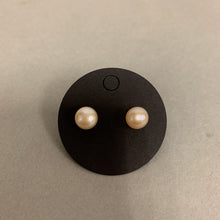 Load image into Gallery viewer, 14K Gold Peach Pearl Earrings
