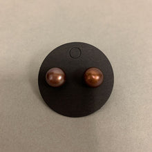 Load image into Gallery viewer, 14K Gold Brown Pearl Earrings
