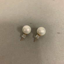 Load image into Gallery viewer, 14K Gold White Pearl Earrings
