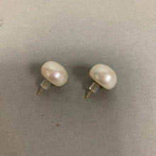 Load image into Gallery viewer, 14K Gold Cream Pearl Earrings
