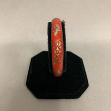 Load image into Gallery viewer, Vintage Siamese Sterling Crimson Inlay Hinged Bangle Bracelet (2.5&quot;)
