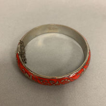 Load image into Gallery viewer, Vintage Siamese Sterling Crimson Inlay Hinged Bangle Bracelet (2.5&quot;)
