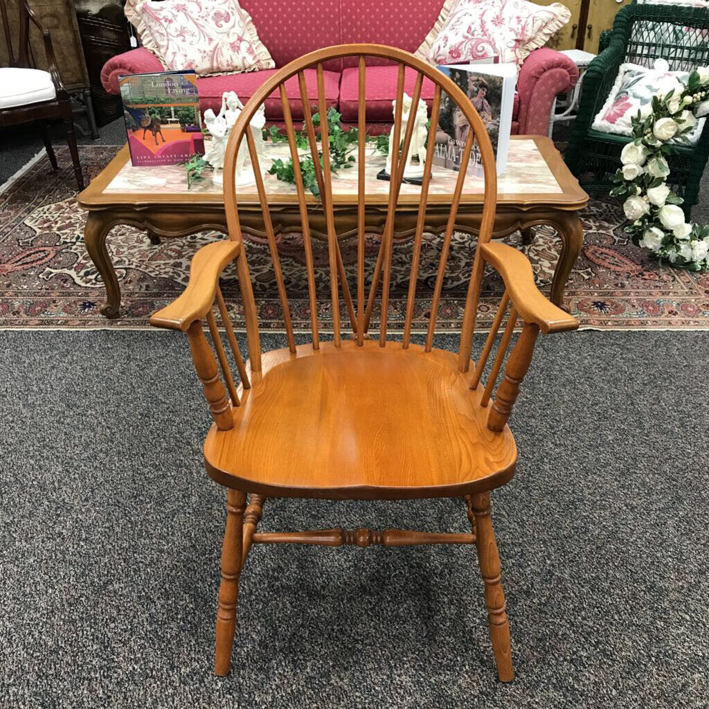 Wood Arm Chair (39x25x20)
