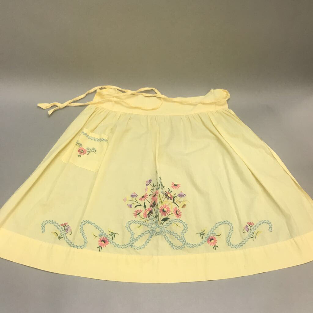 Vintage Yellow Cotton Apron Embroidered Flowers (21
