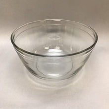 Load image into Gallery viewer, Anchor Hocking 4-qt Clear Glass Mixing Bowl (~5x10x10)
