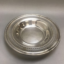 Load image into Gallery viewer, WM Rogers 835 Pierced Lattice Silverplate Serving Bowl (12.25&quot;)
