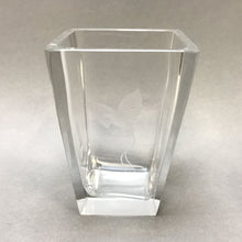 Load image into Gallery viewer, Orrefors Crystal Dove Bud Vase (4x3x3)
