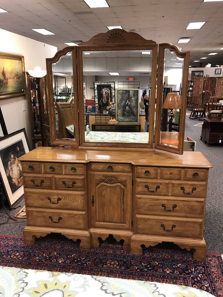 Pennsylvania House Oak Dresser with Mirror (83x70x20)(As Is)