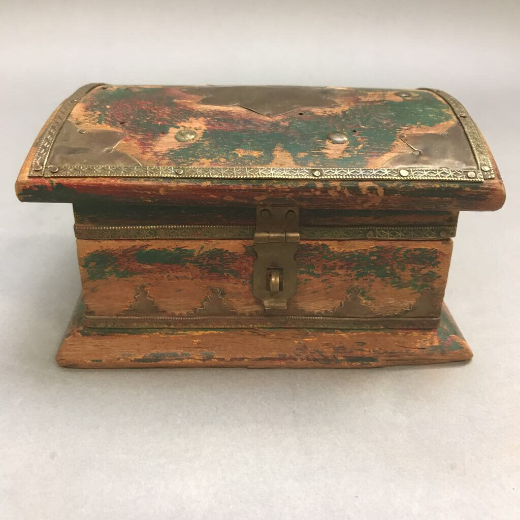Vintage Rustic Trinket Treasure Box with Hinged Lid & Brass Accents (3x5x4)