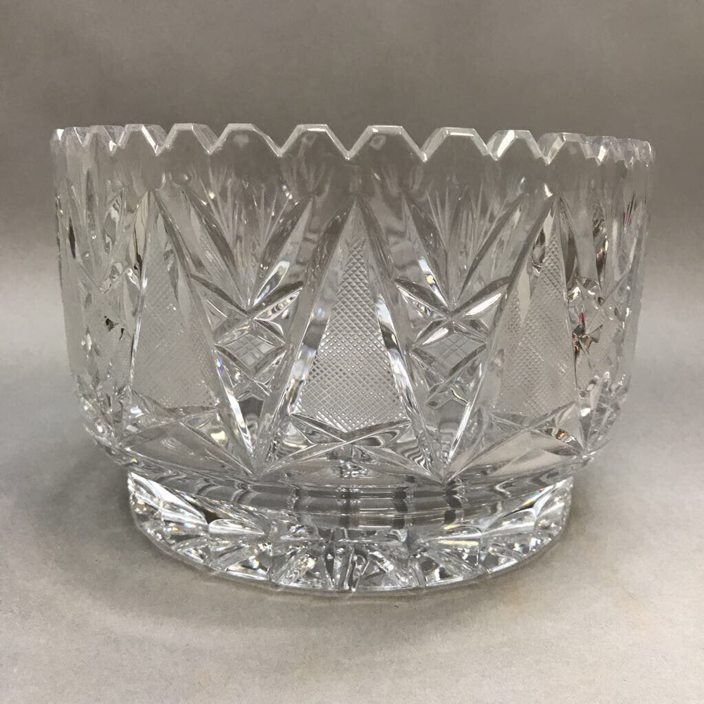 Lead Crystal Etched Sawtooth Bowl (5x8)