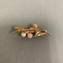 Load image into Gallery viewer, 14K Gold Pink Coral Leaves &amp; Berries Pin (4.1g)
