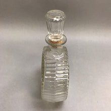 Load image into Gallery viewer, Vintage Anchor Hocking 1960&#39;s Pressed Glass Wine Decanter R-575 Sunburst Design (10&quot;)
