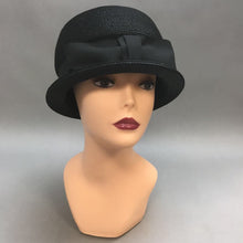 Load image into Gallery viewer, Vintage Black Straw Ribbon Trim Cloche Hat
