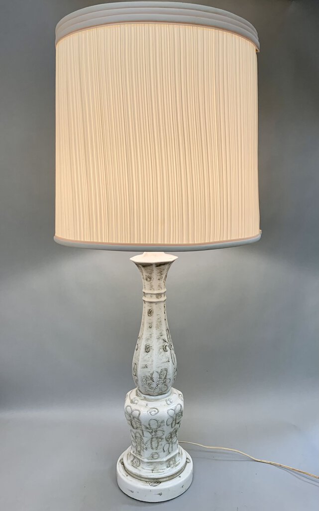 Ceramic Flower Motif Mid Century Lamp (38x16