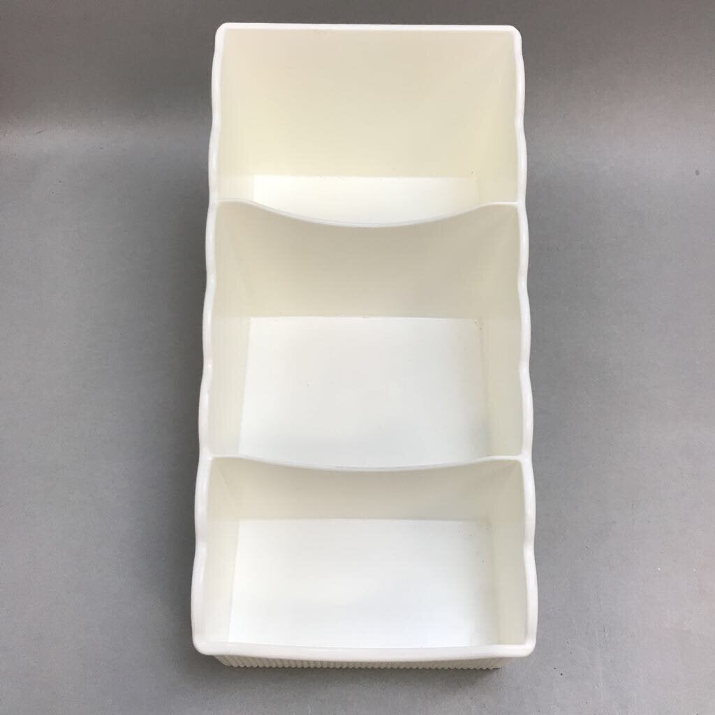 Vintage White Hard Plastic Tupperware Seasoning Packet Holder (10x5x6)