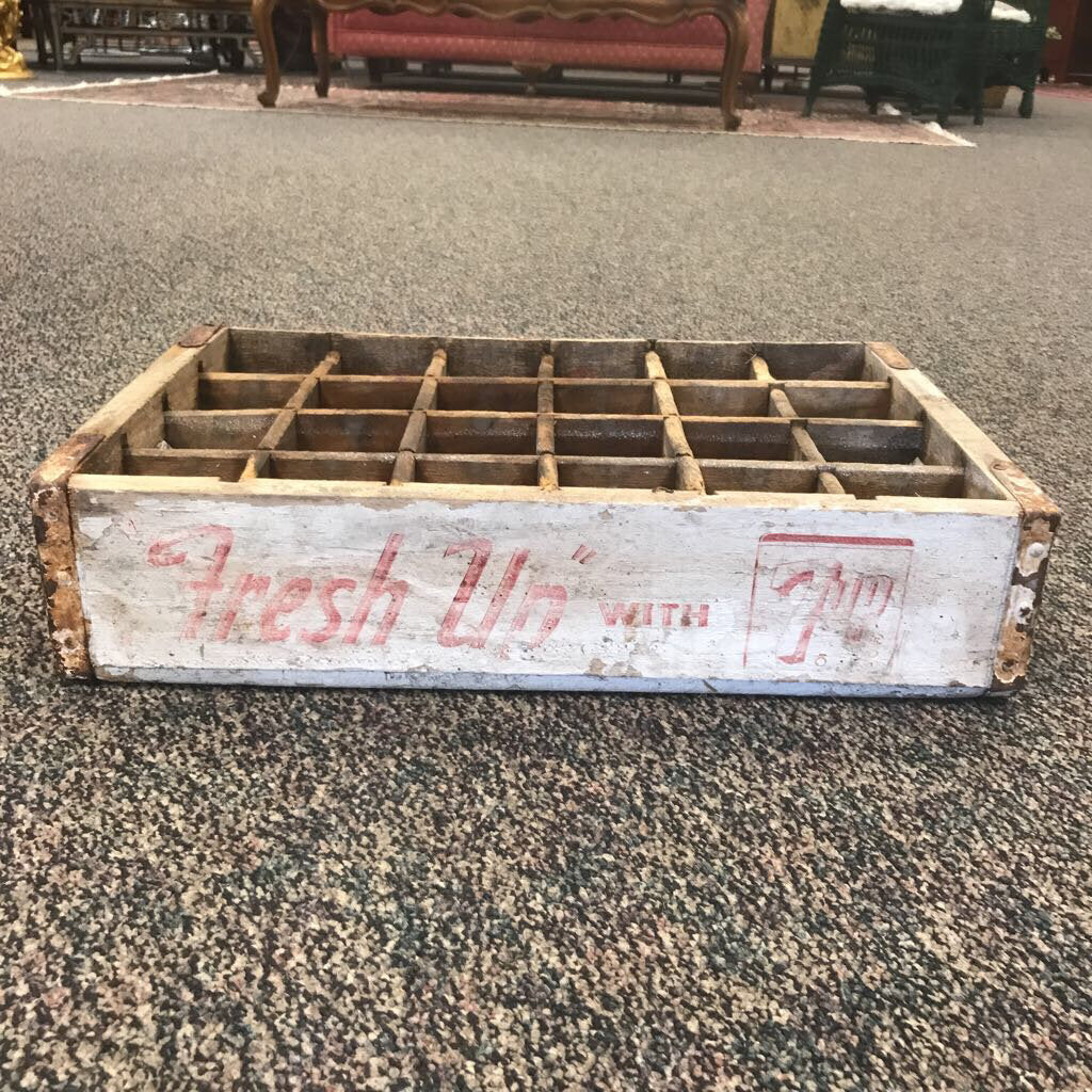 Vintage 7-up Soda Crate (4x18.5x12)