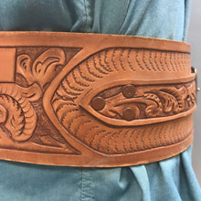 Load image into Gallery viewer, Western Rose Tooled Leather Belt with Gun Holster (30/32 Waist)
