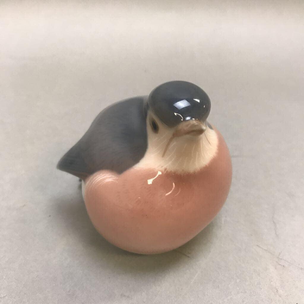 Vintage Royal Copenhagen Denmark Porcelain Fat Robin Bird Figure #2266 (2.75