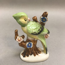 Load image into Gallery viewer, Vintage Occupied Japan Green Parakeet Figure (3.25&quot; x 2&quot;)
