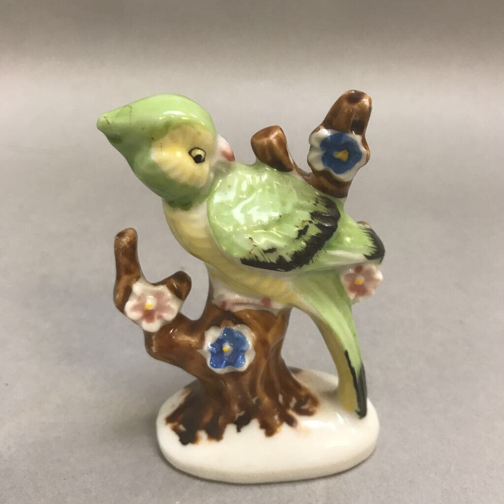 Vintage Occupied Japan Green Parakeet Figure (3.25
