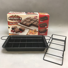 Load image into Gallery viewer, As Seen on TV Perfect Brownie Pan Set (12 1/4 x 8)
