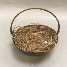 Load image into Gallery viewer, Vintage Small Brass Basket (5&quot;)
