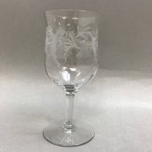 Load image into Gallery viewer, Vintage Etched Scottish Thistle Optic Water Wine Glass (6&quot;)(8 Available)
