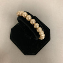 Load image into Gallery viewer, Pearl Bracelet w/ White Gold Filled Clasp (As-Is)(7&quot;)
