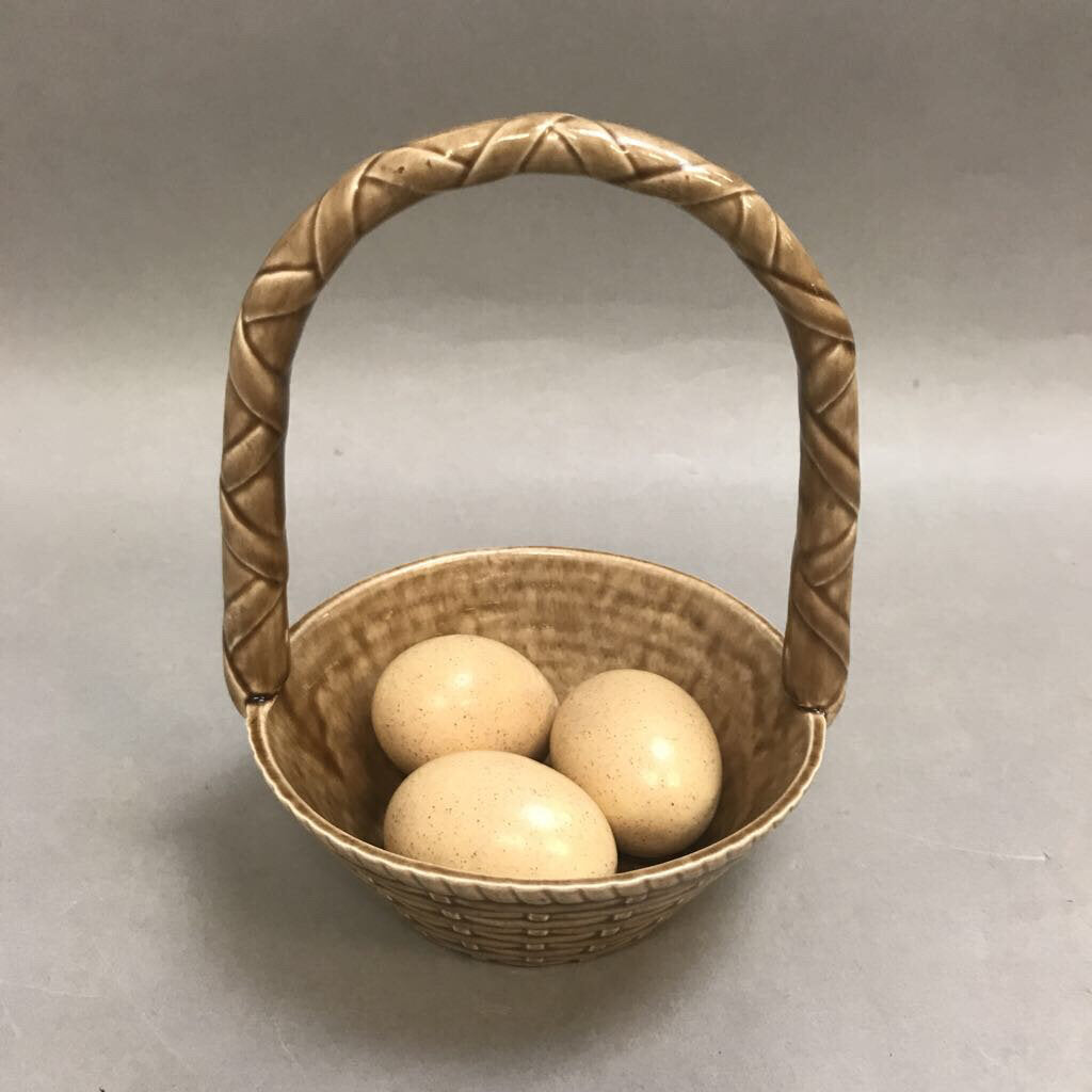 Porcelain Basket with 3 Eggs (7